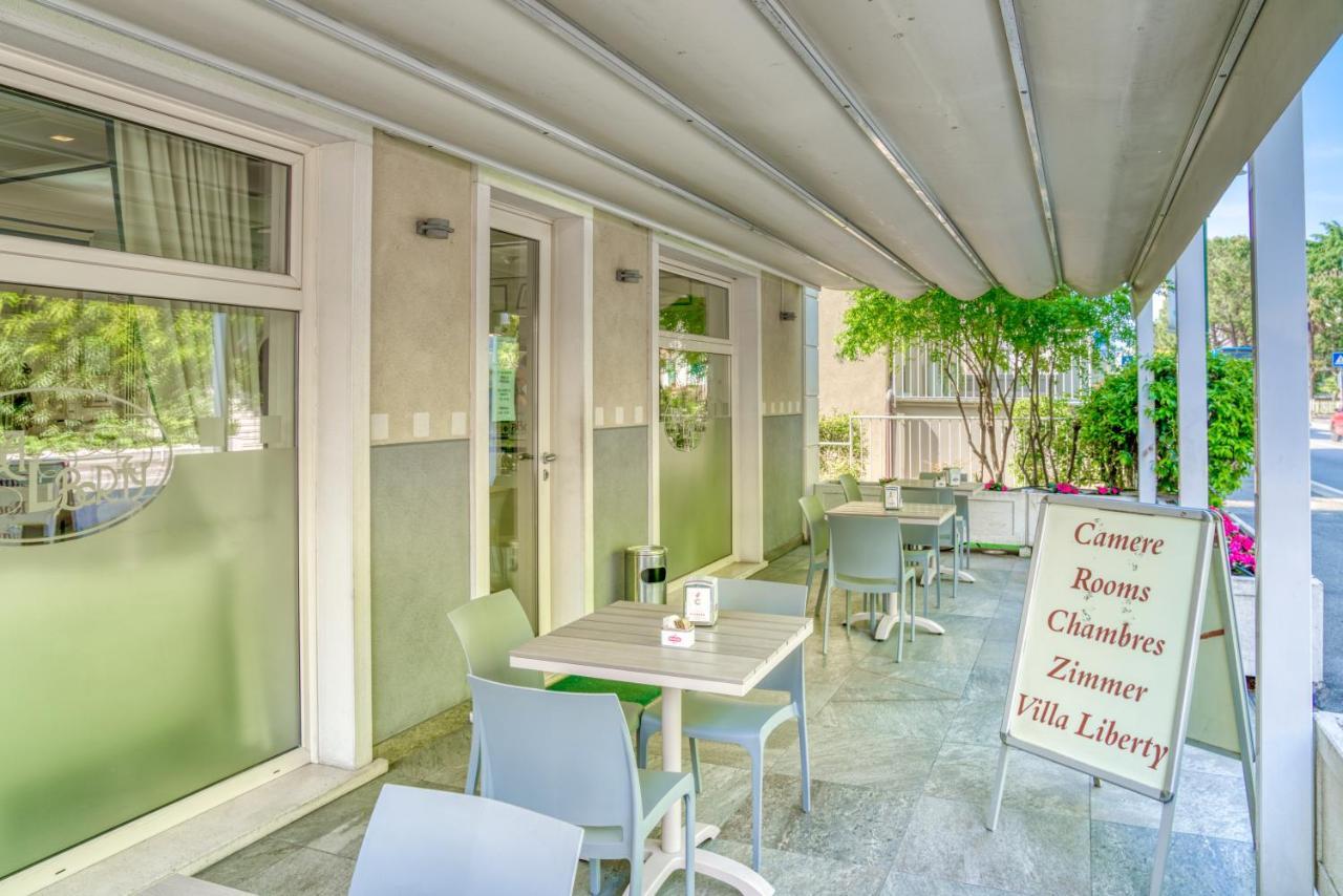 Villa Liberty Darfo Boario Terme Exterior photo